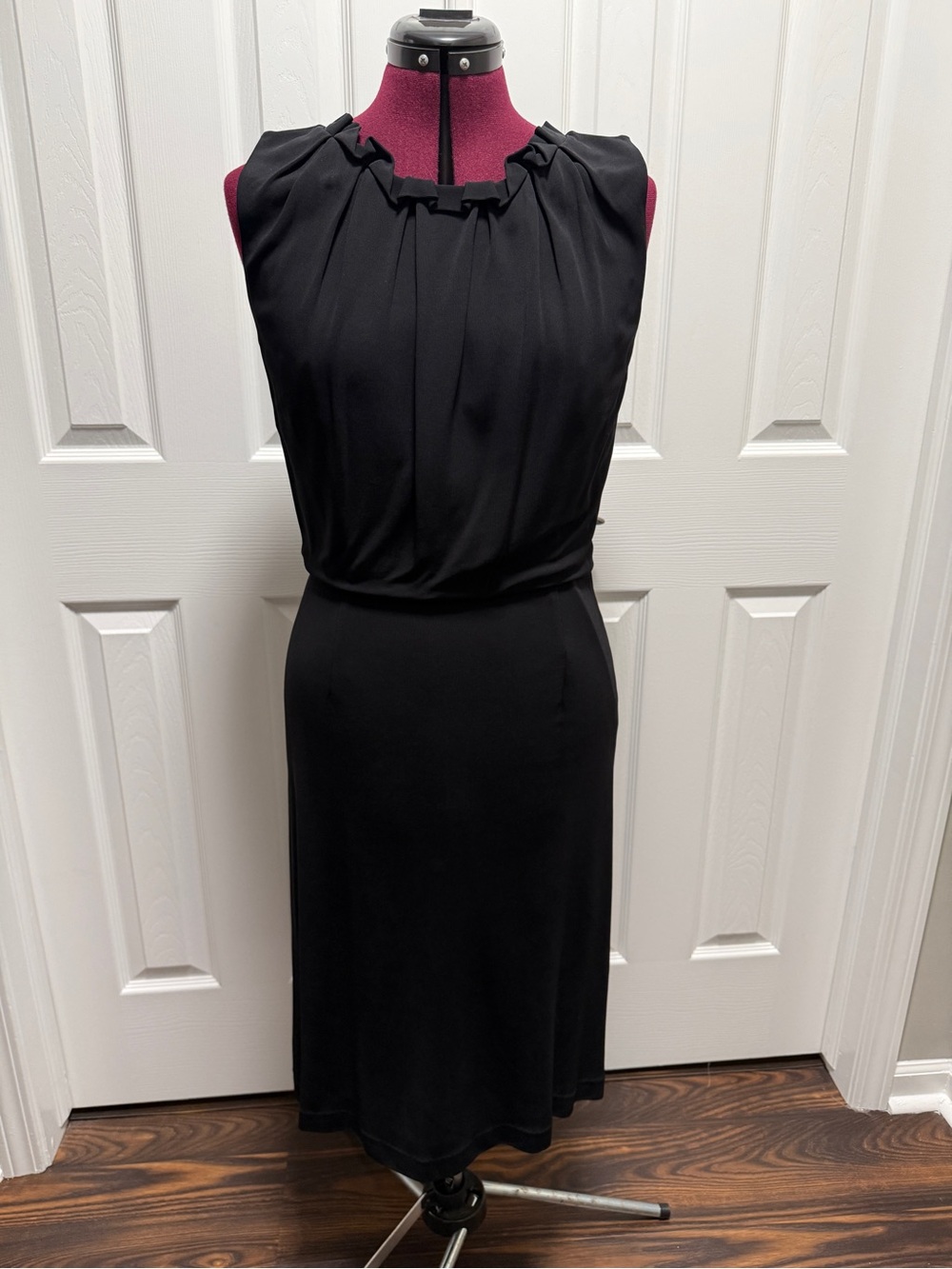Tocca Black Sleeveless Pleated-Trim Midi Dress